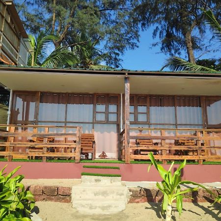 Sea Front Beach Huts Hotell Patnem Beach Eksteriør bilde